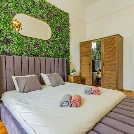 Luxury Apartment By The Famous Vaci Street ブダペスト エクステリア 写真