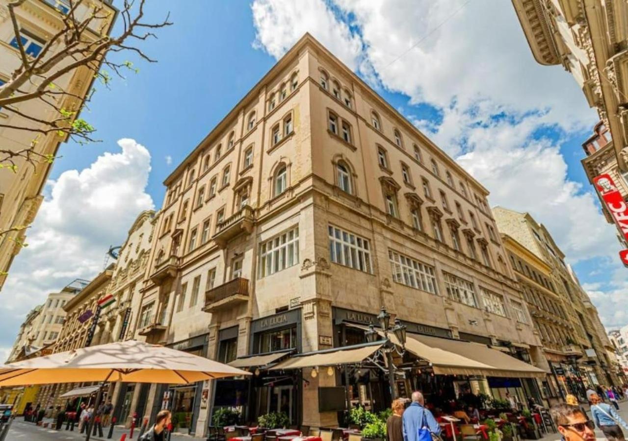 Luxury Apartment By The Famous Vaci Street ブダペスト エクステリア 写真