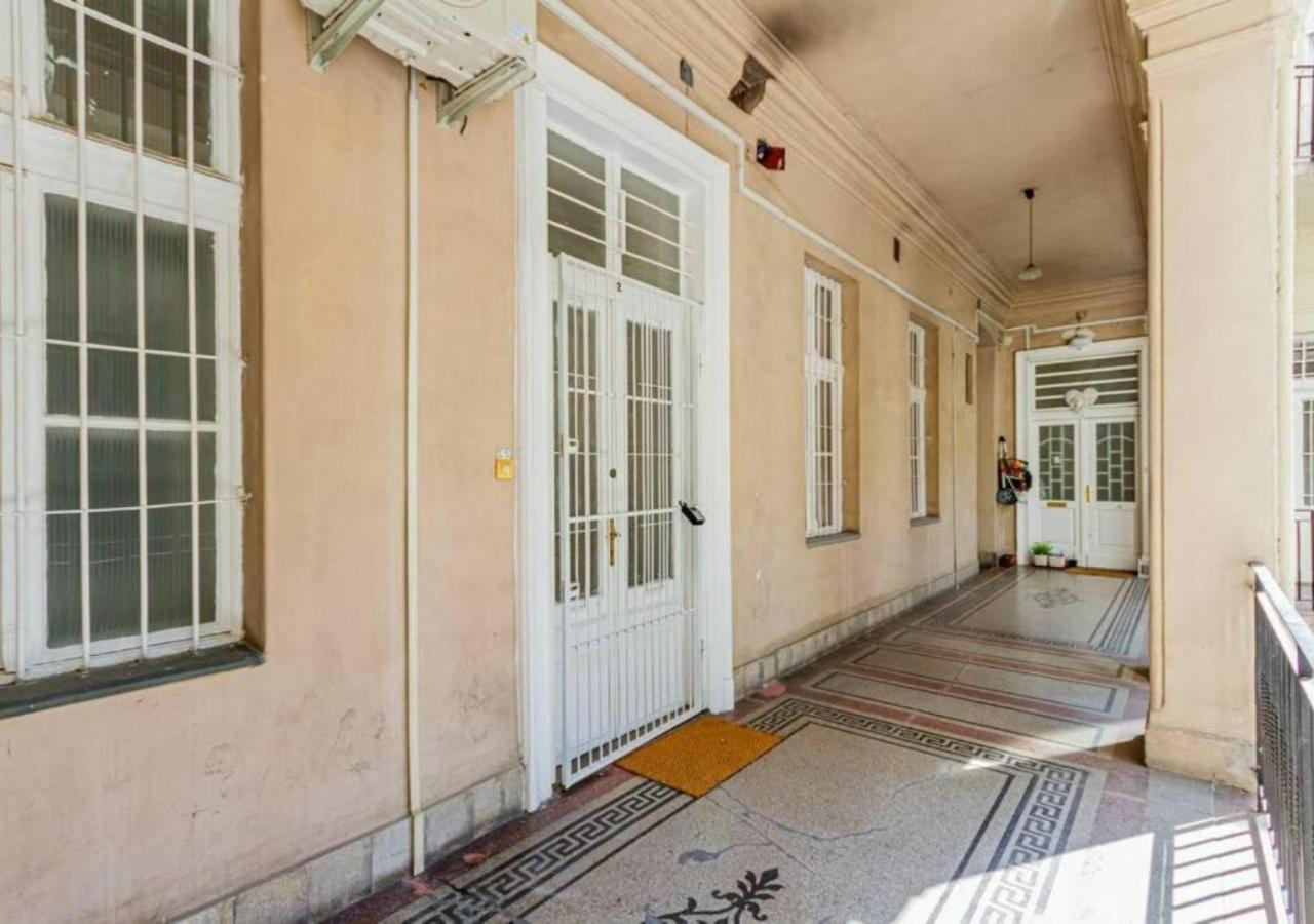 Luxury Apartment By The Famous Vaci Street ブダペスト エクステリア 写真