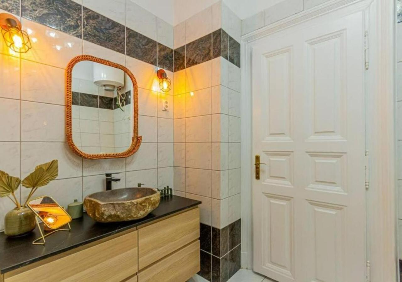 Luxury Apartment By The Famous Vaci Street ブダペスト エクステリア 写真