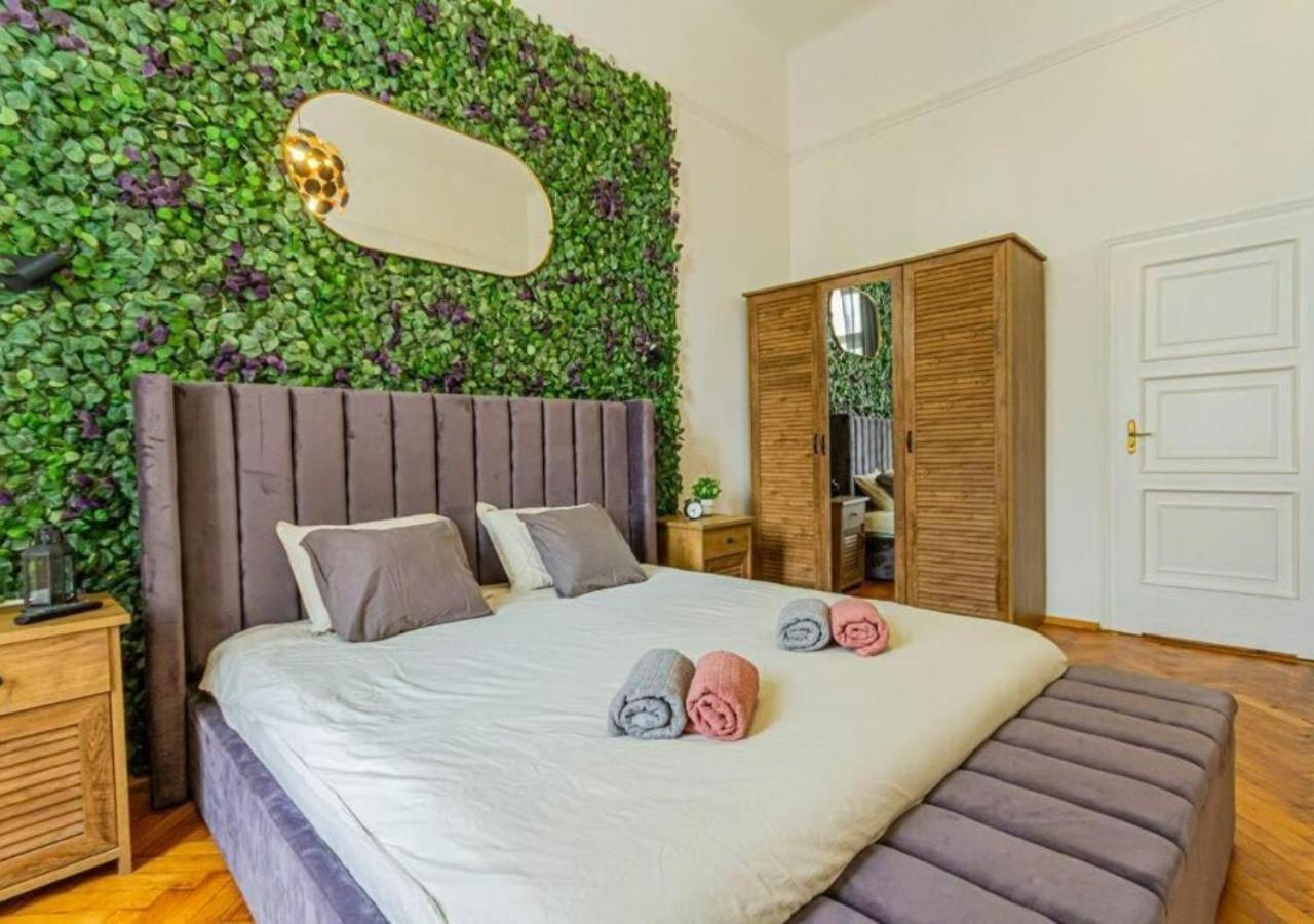 Luxury Apartment By The Famous Vaci Street ブダペスト エクステリア 写真
